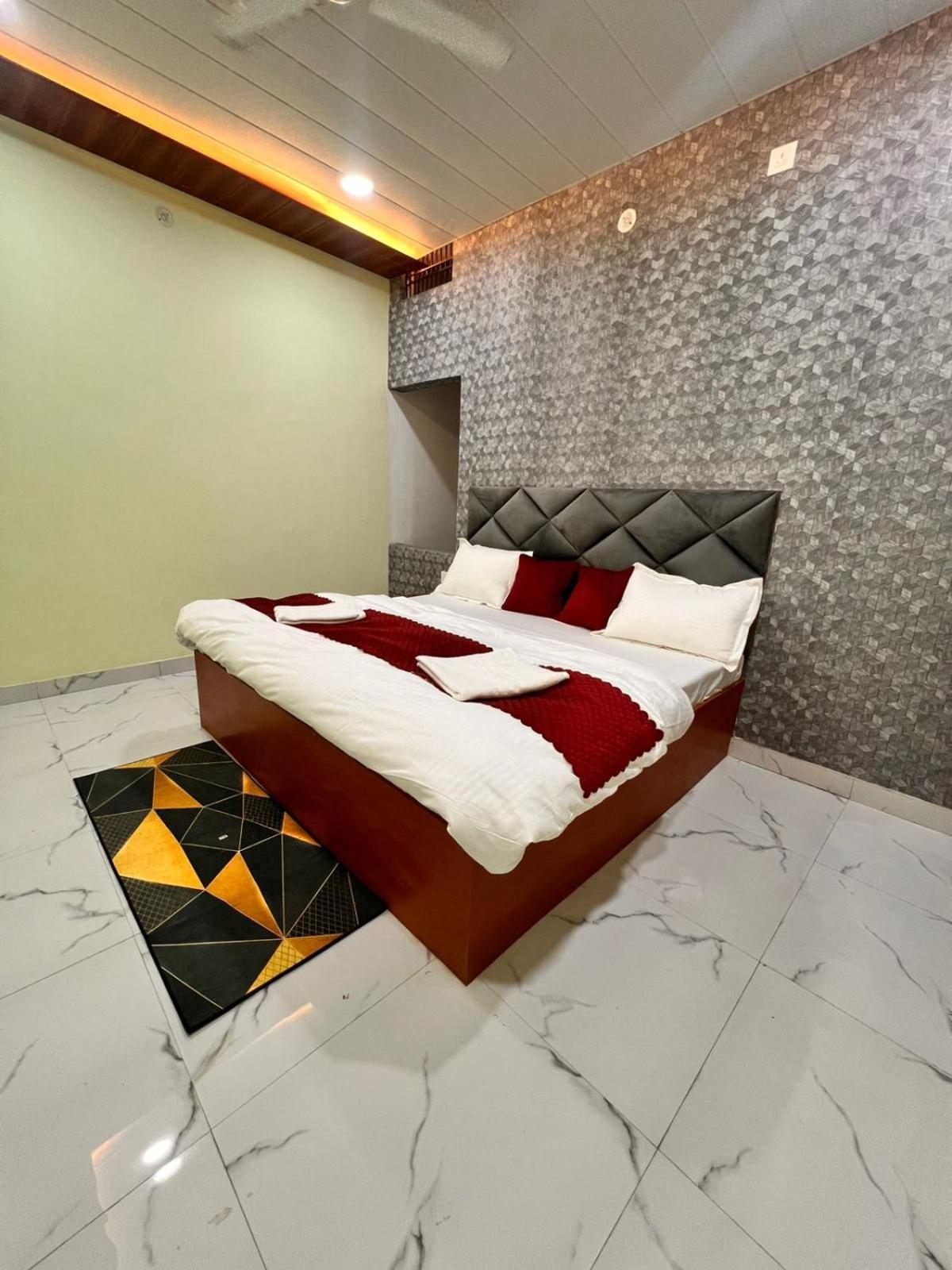Hotel Gulab Residency à Bénarès Extérieur photo