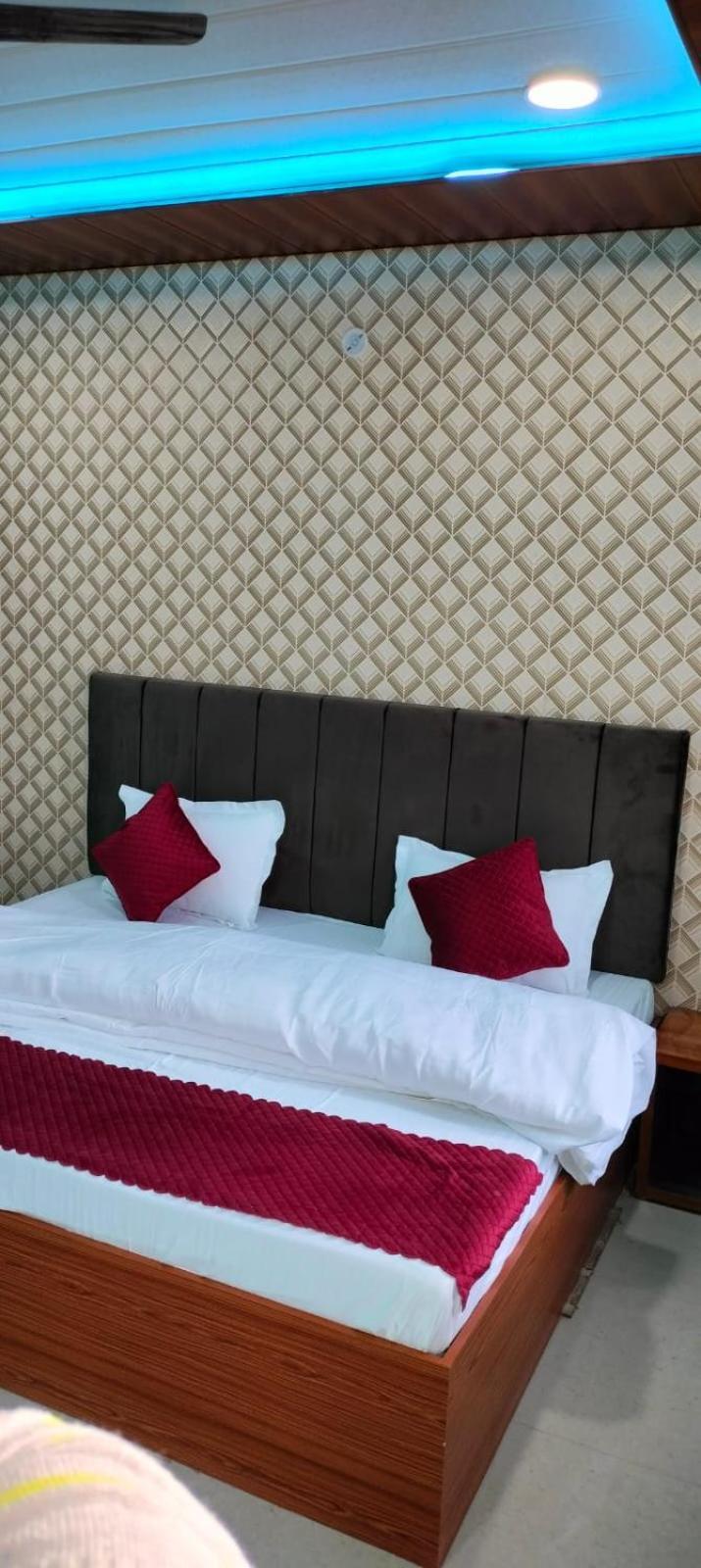 Hotel Gulab Residency à Bénarès Extérieur photo